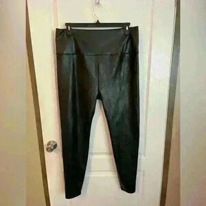 Wonderly Curve‎ faux leather leggings